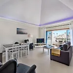 Apartament Azul-chic Penthouse With Sun Deck & Pool