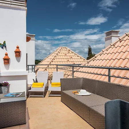 Azul-chic Penthouse With Sun Deck & Pool Lägenhet
